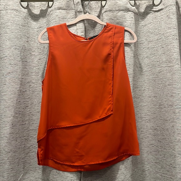 BCBGMaxAzria Tops - 🚨2/$10🚨BcbgMaxAzria Orange Top
